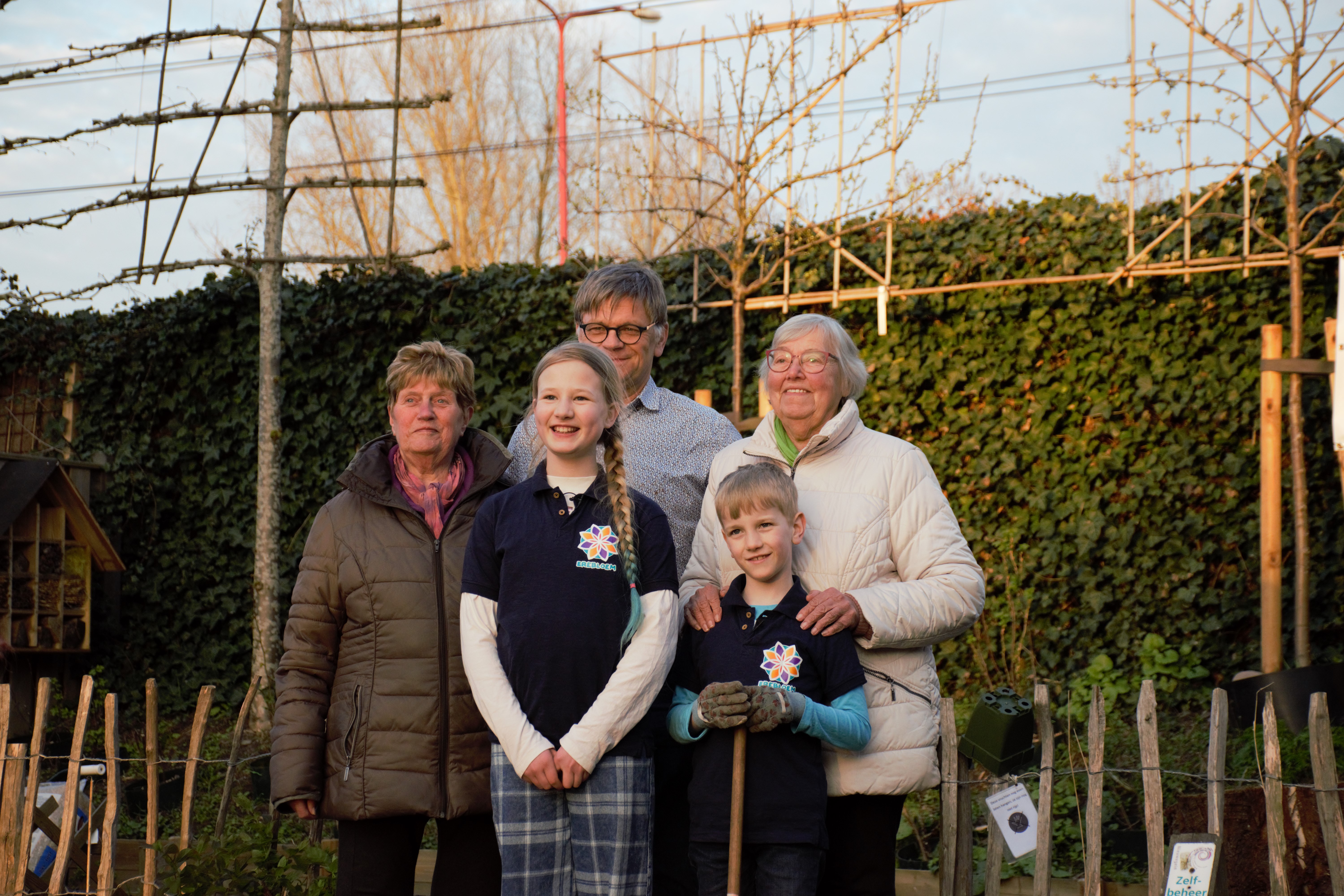 Pluktuin Erebloem Groep mensen poseert voor foto